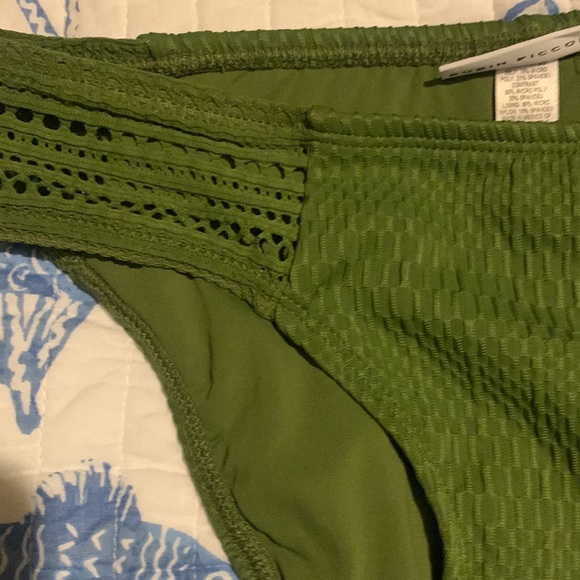 ROBIN PICCONE Perla Crochet Bikini Bottoms In moss size Medium - Picture 6 of 12